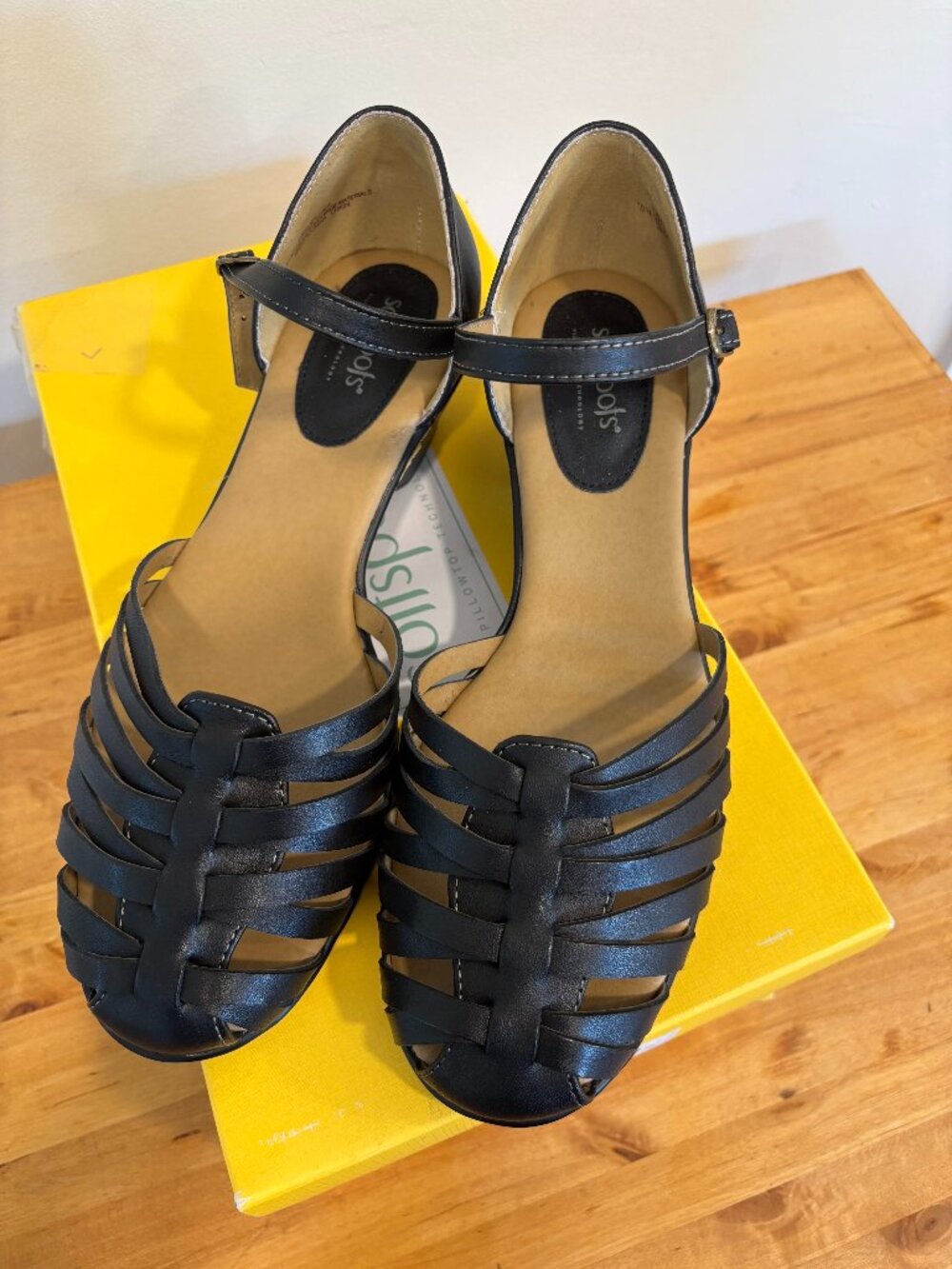 NIB Softspots Tatianna Black Leather Comfort Strappy Wedge Sandals Size 10